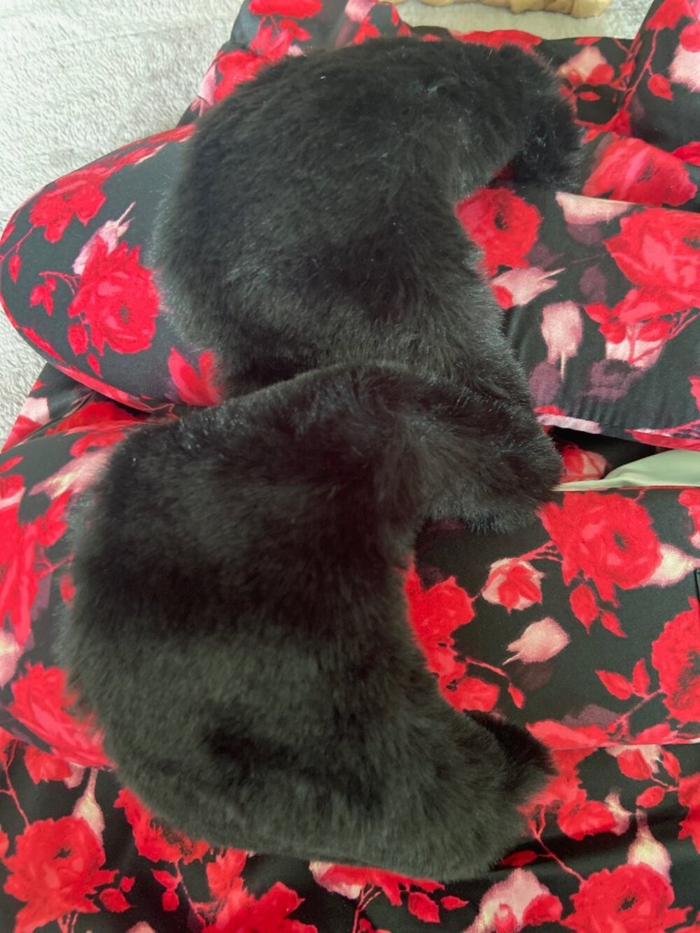 Victoria Secret Slippers - Picture 3 of 4